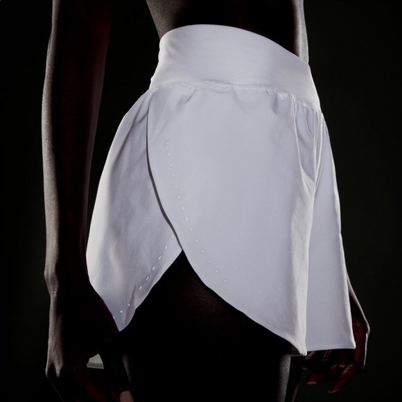 Lululemon WHITE Find Your Pace Short 3” Lined - Picture 2 of 6